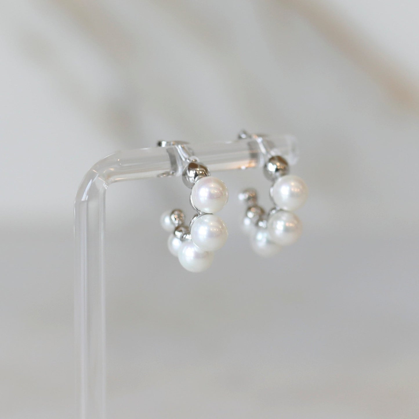 Graduated Pearl Hoops