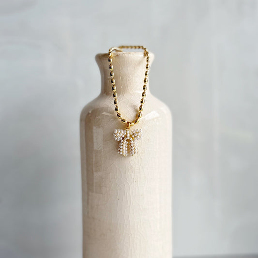 Puffy Pearl Bow Necklace